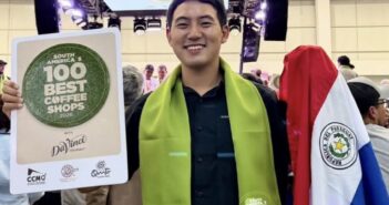 Luis Wong, propietario de Kaffe’i, recibió la distinción que ubica por segundo año consecutivo a la cafetería entre las 100 mejores de Sudamérica.